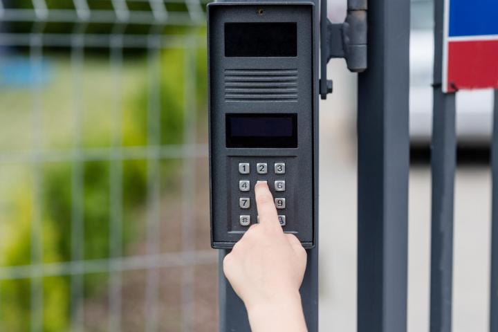 Ayant une solide expertise dans l’installation de système de sécurité, Cirta Intercom à Saint-Hubert est un partenaire de confiance pour le renforcement de la protection de votre bâtiment.